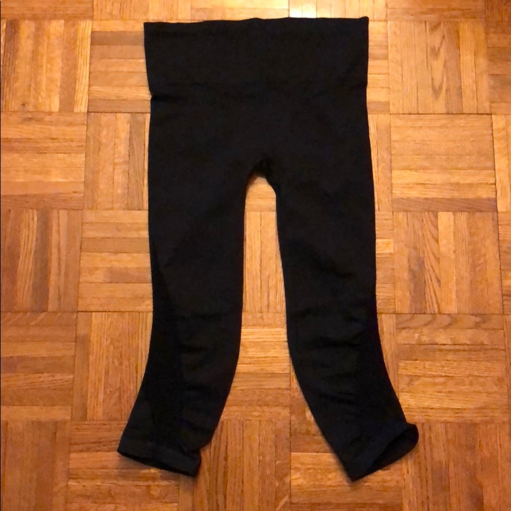 New Athleta Ruched Athletic Capri Leggings